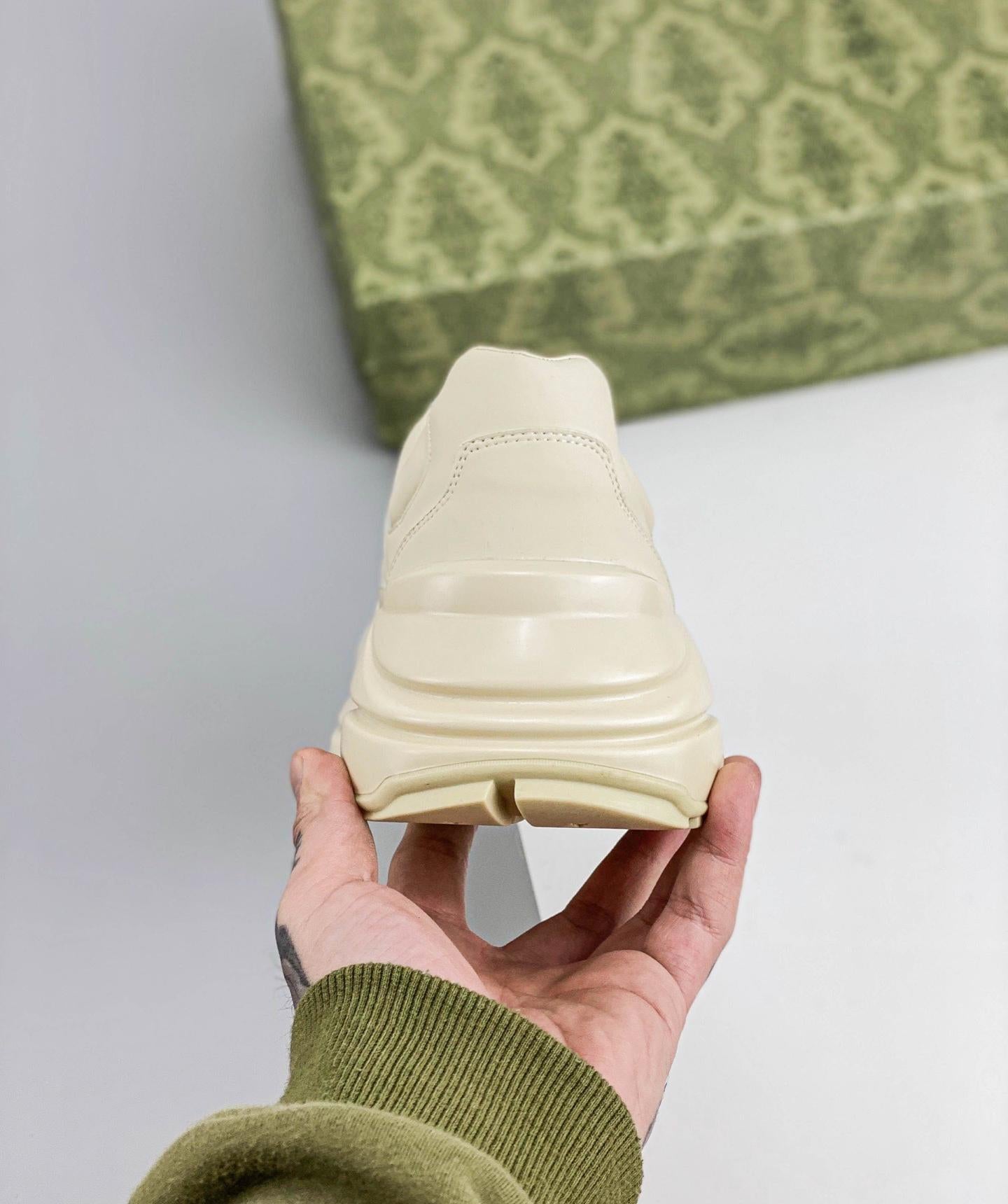 G*cci Rhyton Vintage