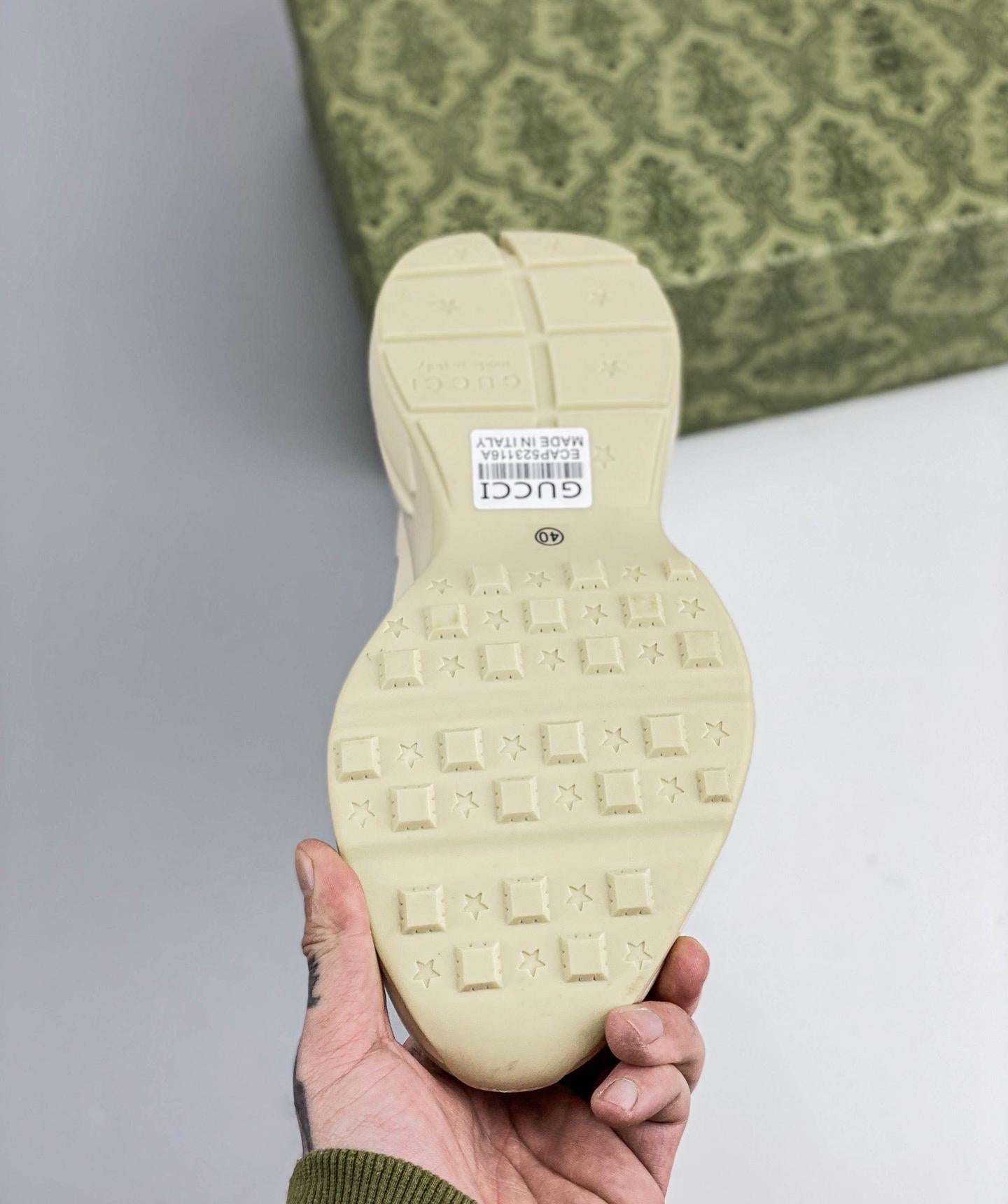 G*cci Rhyton Vintage