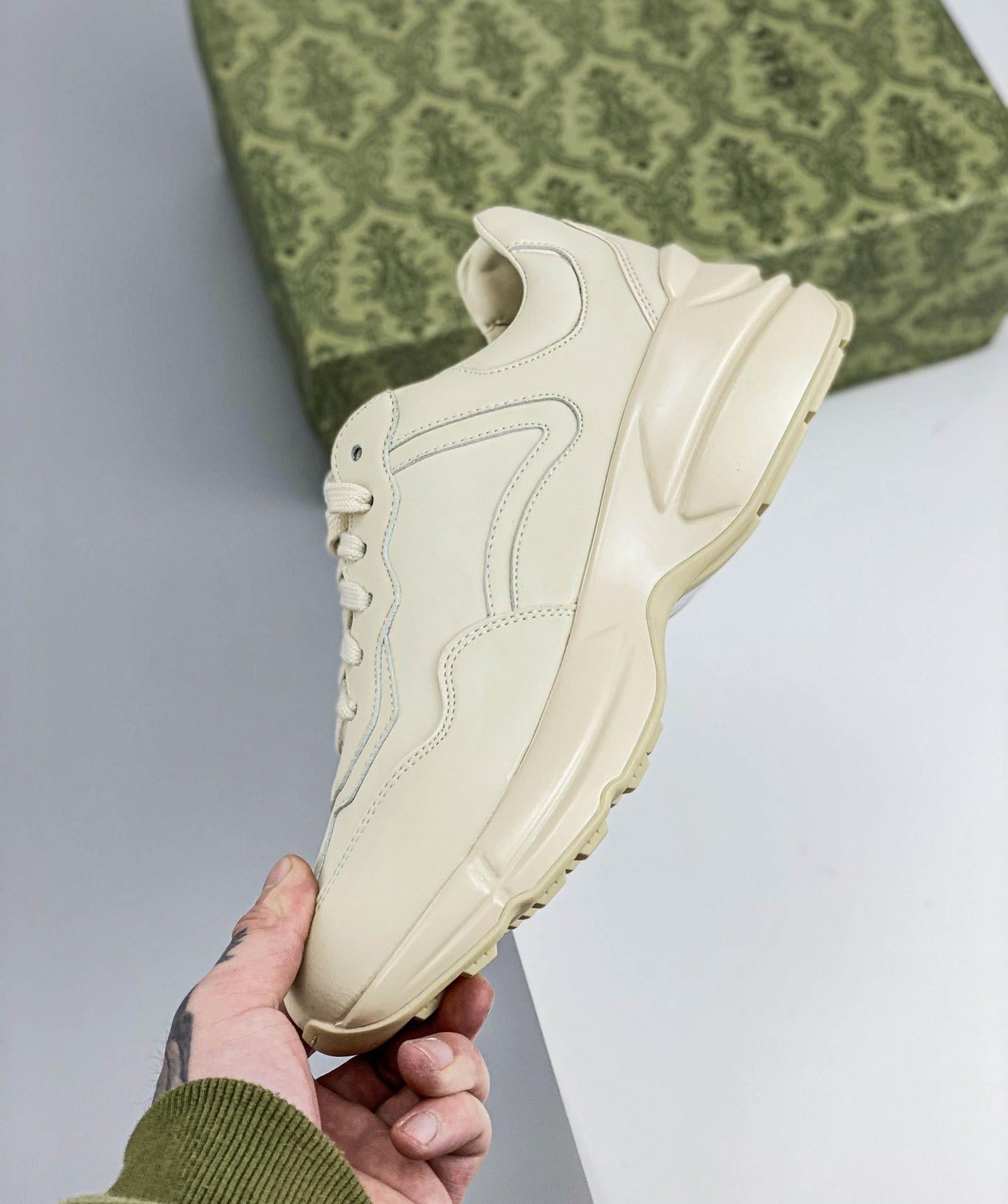 G*cci Rhyton Vintage