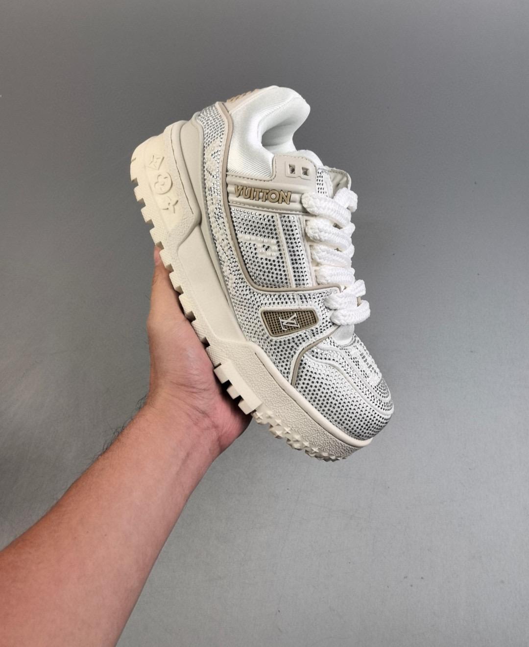 L---s V--tton Trainer 36-46