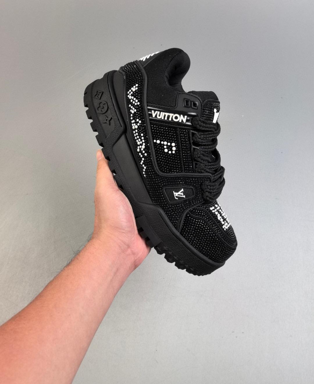 L---s V--tton Trainer 36-46