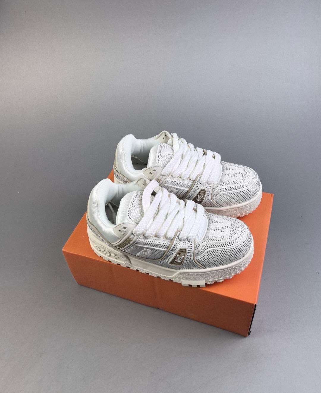 L---s V--tton Trainer 36-46