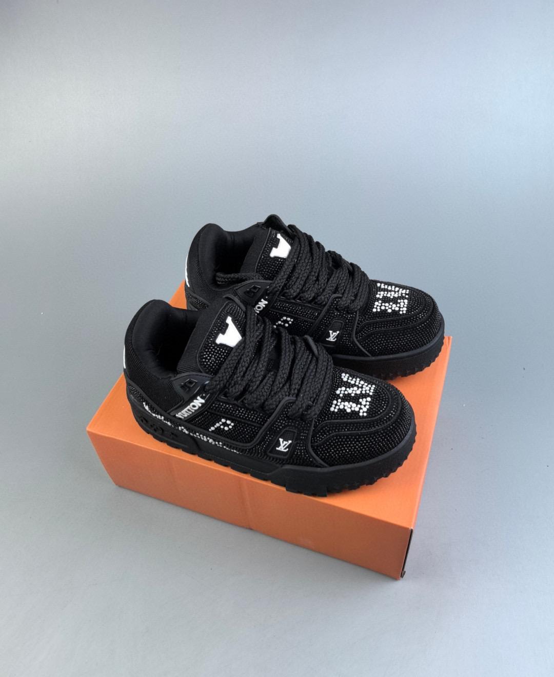 L---s V--tton Trainer 36-46