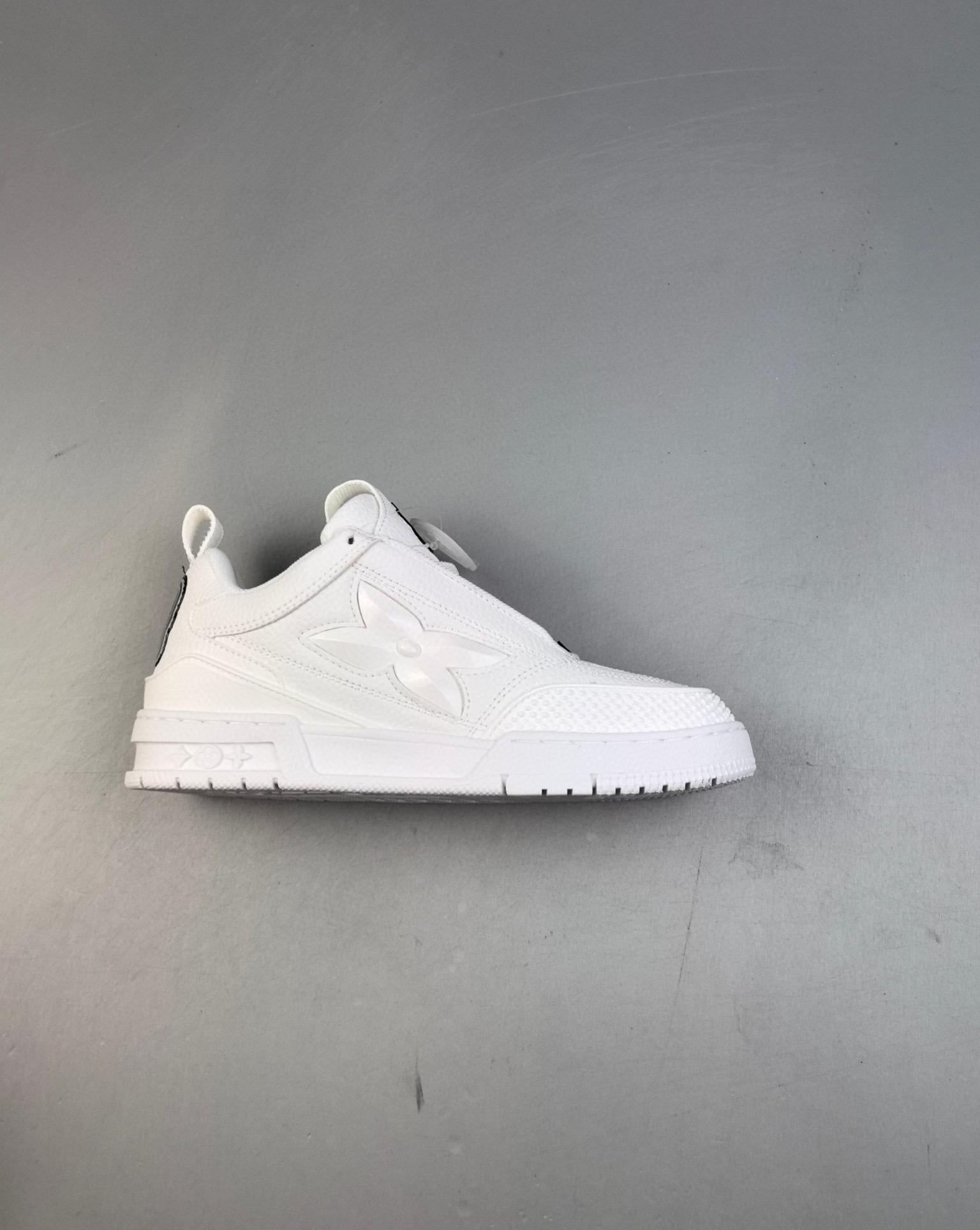 L---s V--tton Trainer Sneaker Low3 6-45