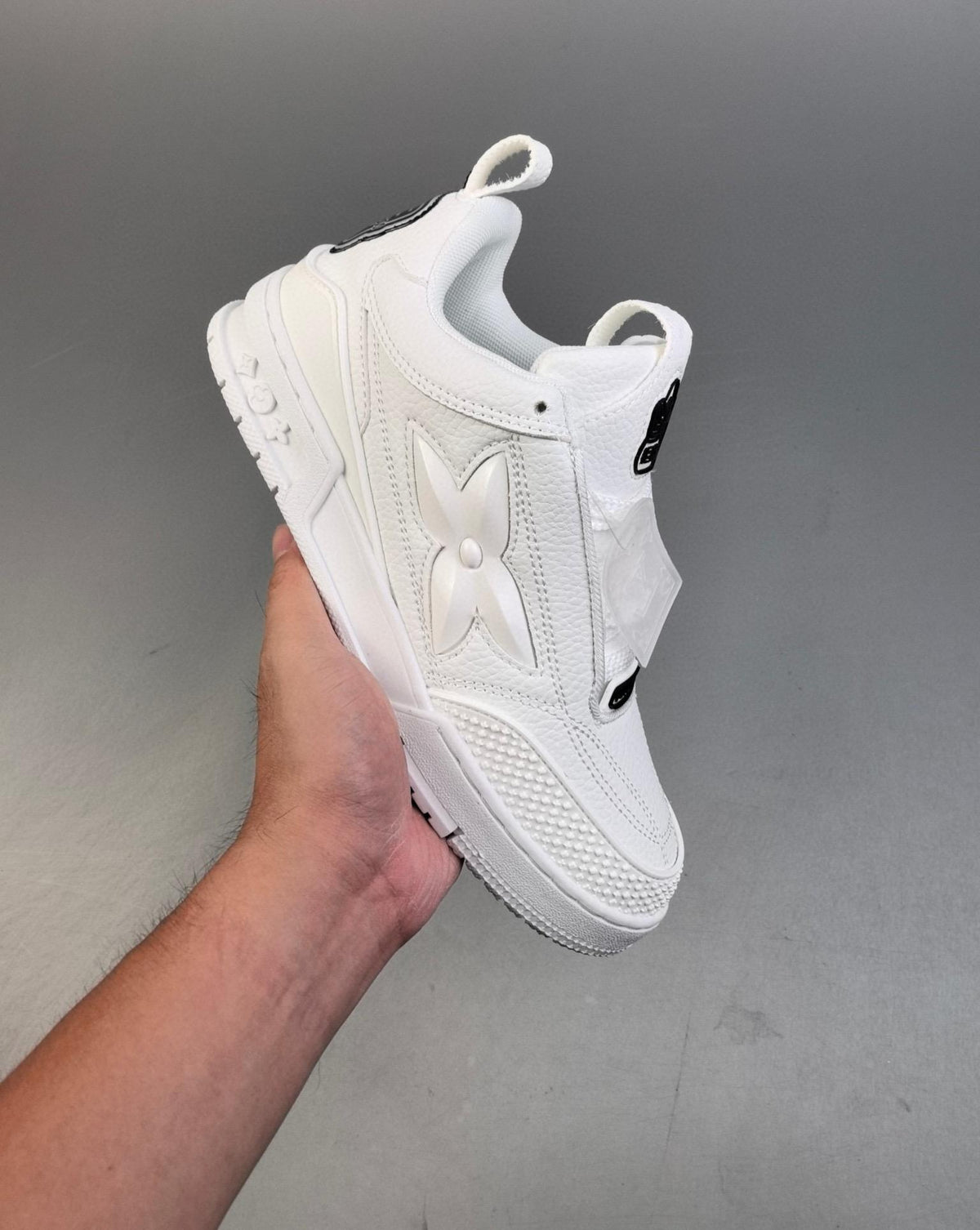 L---s V--tton Trainer Sneaker Low3 6-45