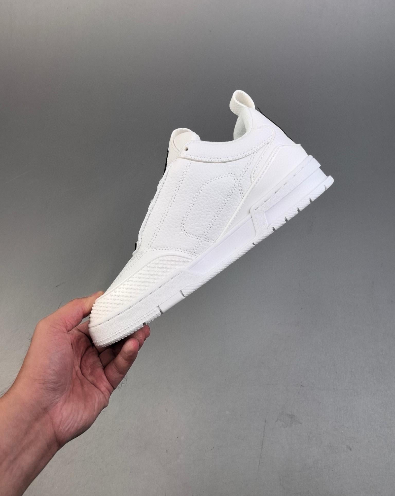 L---s V--tton Trainer Sneaker Low3 6-45