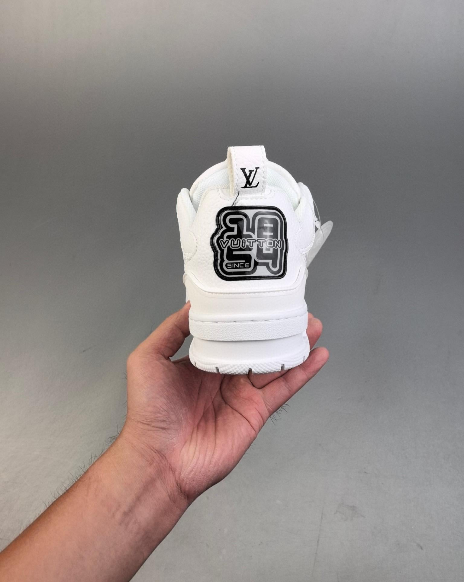 L---s V--tton Trainer Sneaker Low3 6-45