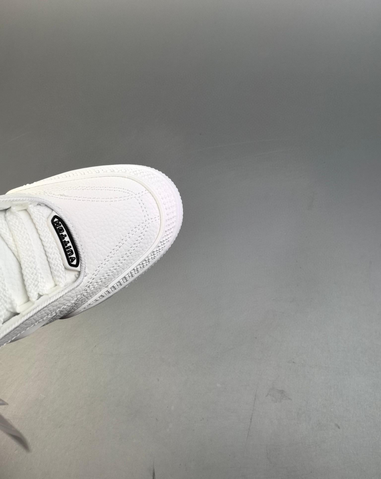 L---s V--tton Trainer Sneaker Low3 6-45