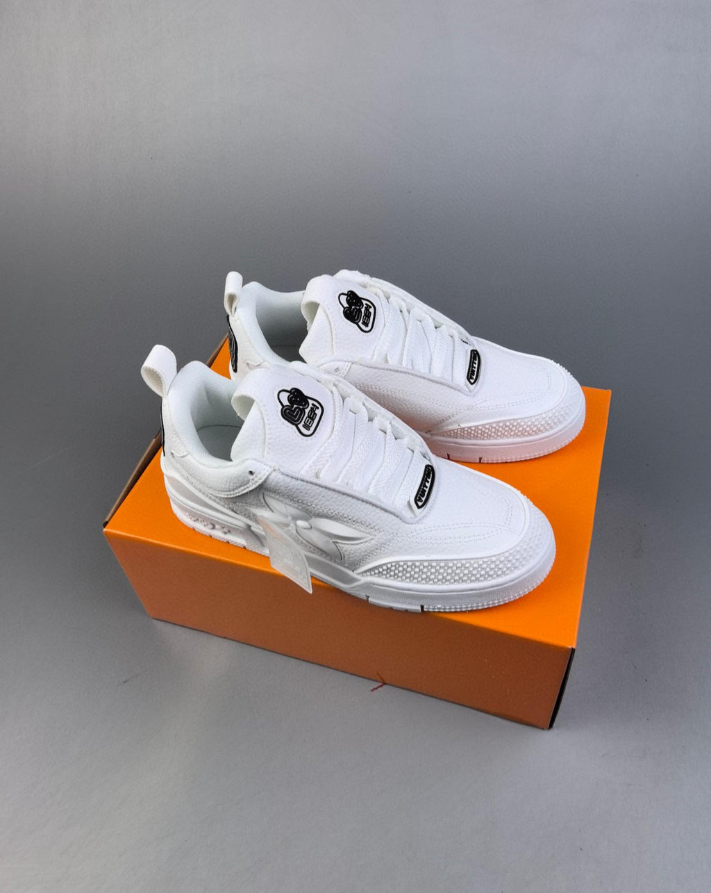 L---s V--tton Trainer Sneaker Low3 6-45