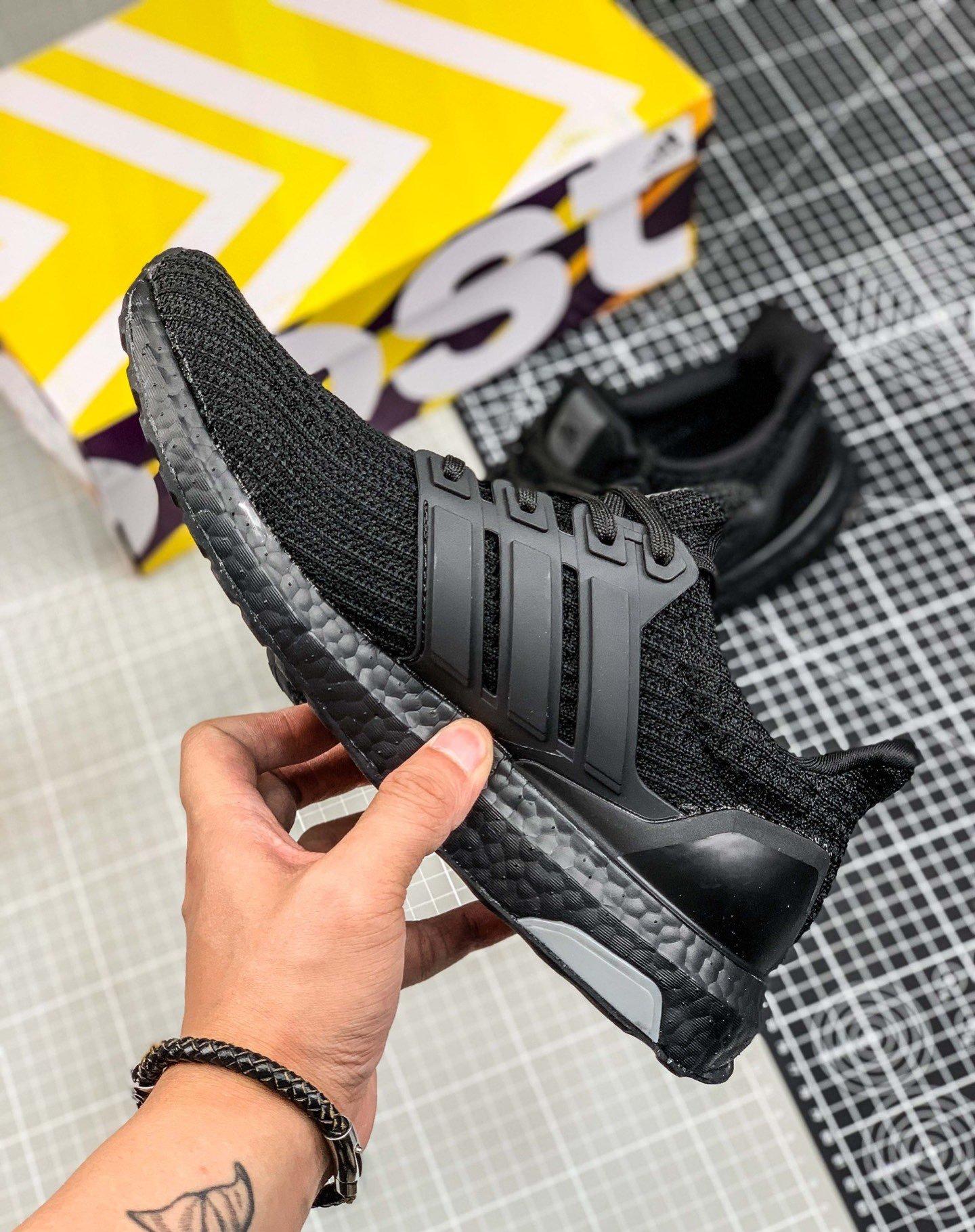 Ultra Boost 40