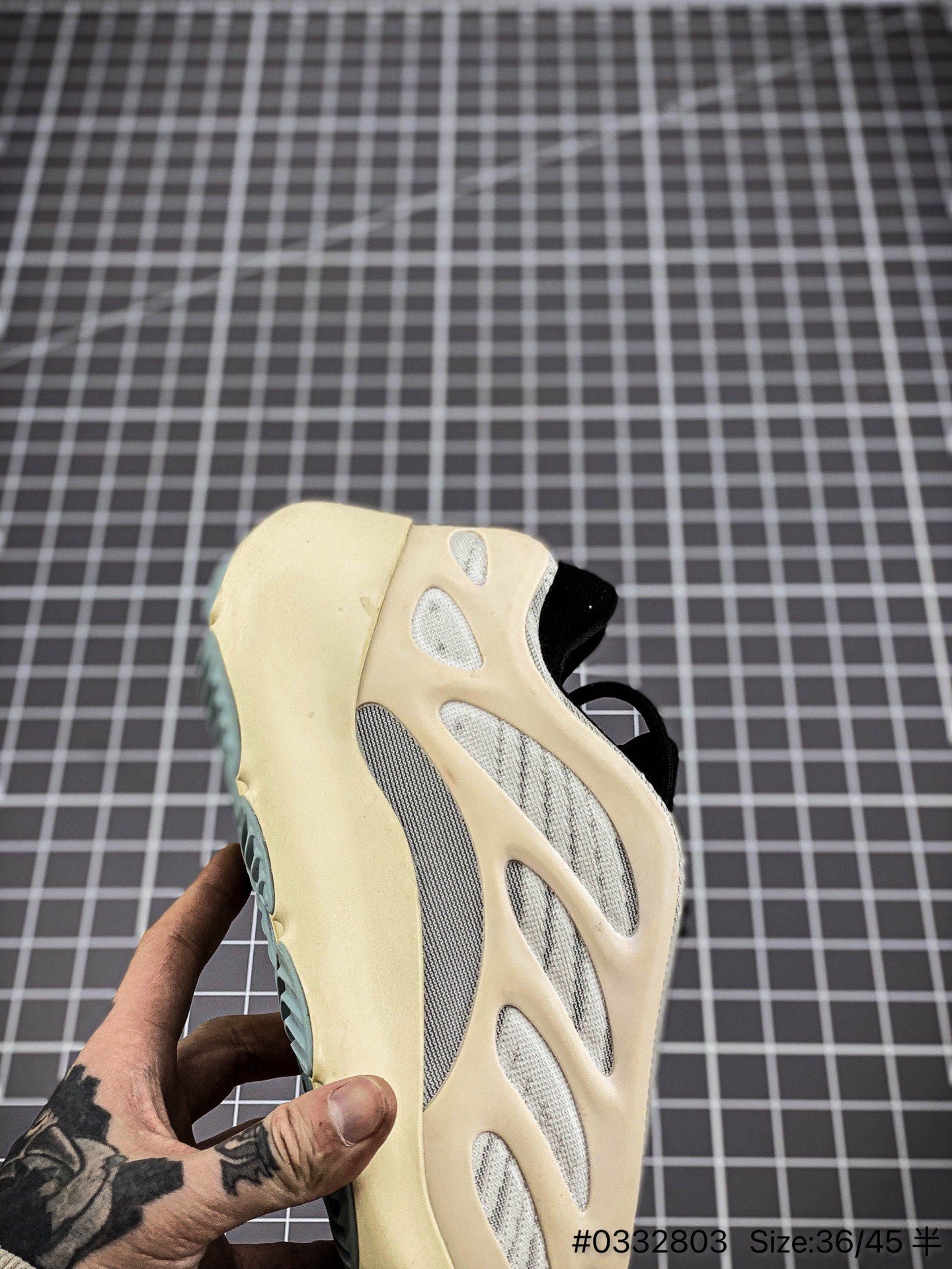 Yeezy 700v3 Azael 36-45