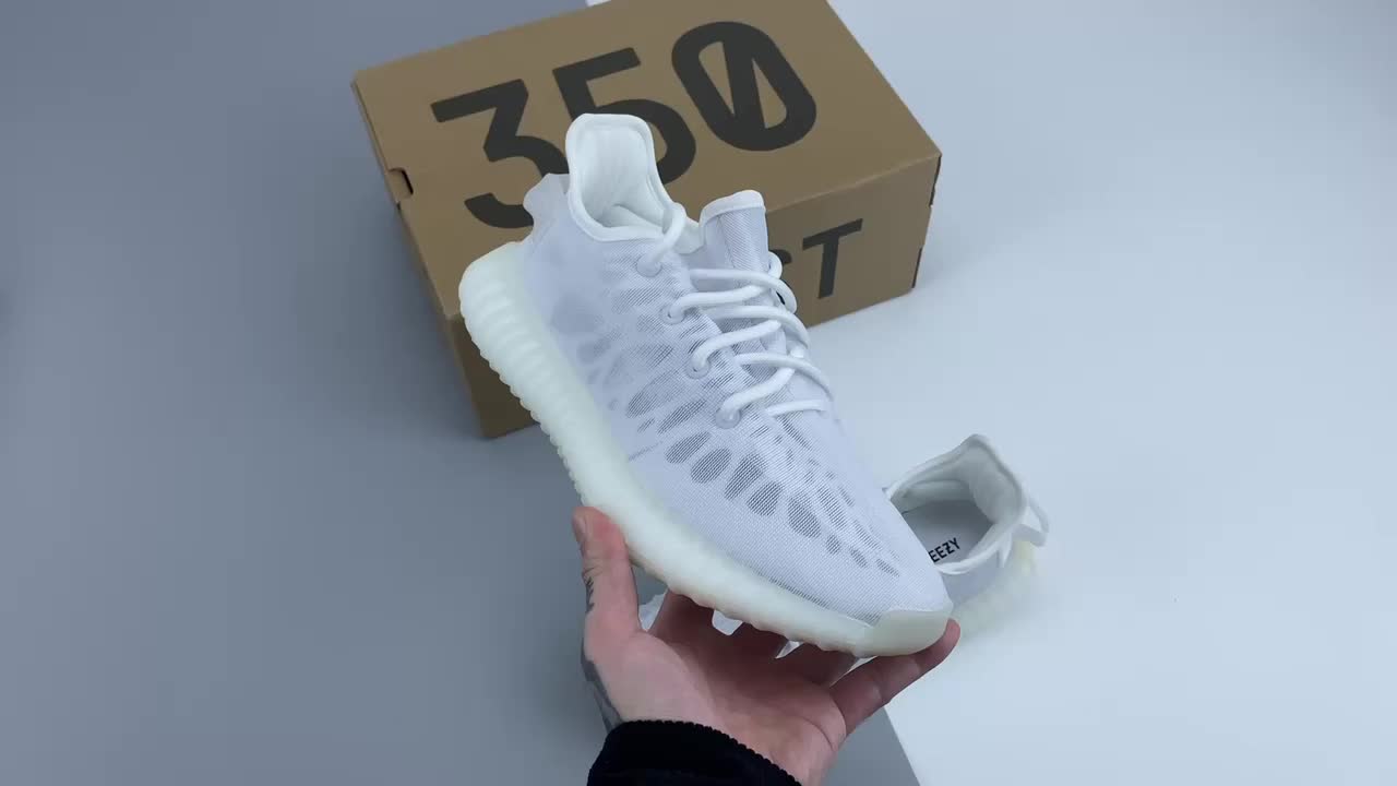 Kanye West X Yeezy Boost 350 V2ash Pearl