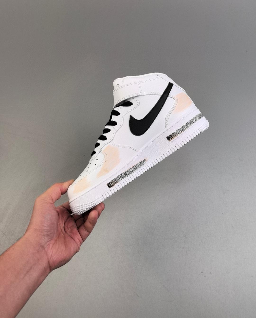 Air Force 1 Mid 07 36-45
