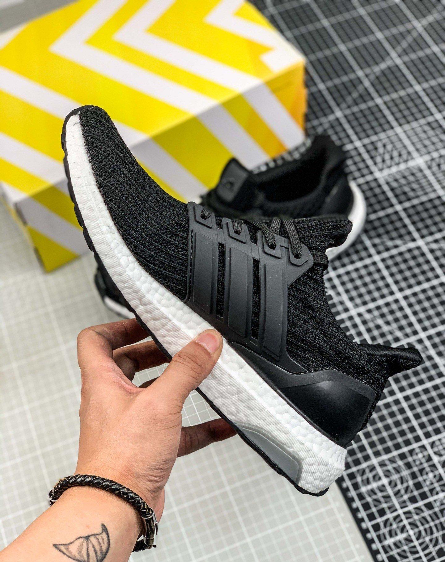 Ultra Boost 40