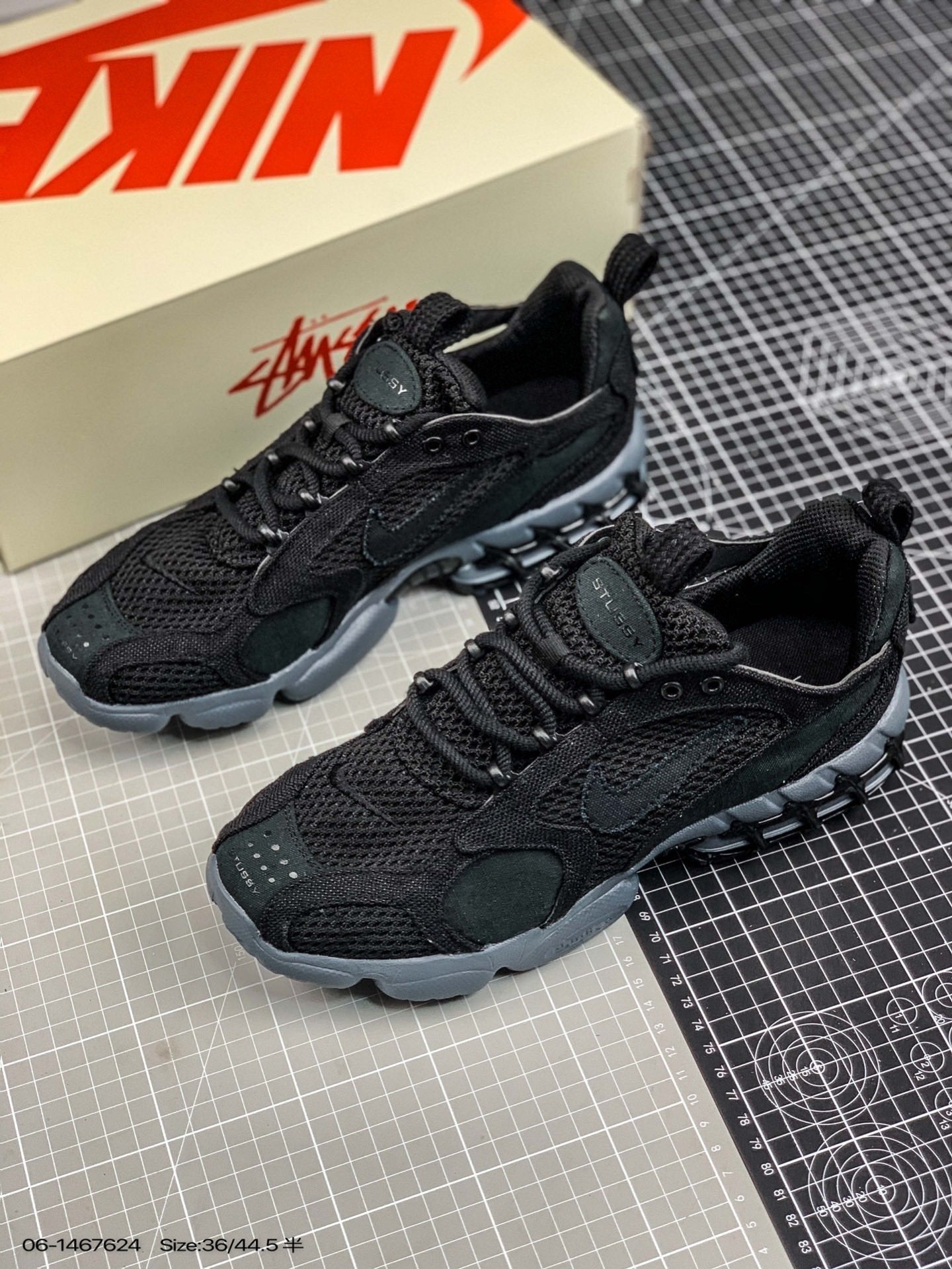 200 Stussy X Air Zoom Spiridon Caged 2blackgrey Cool2 36-45