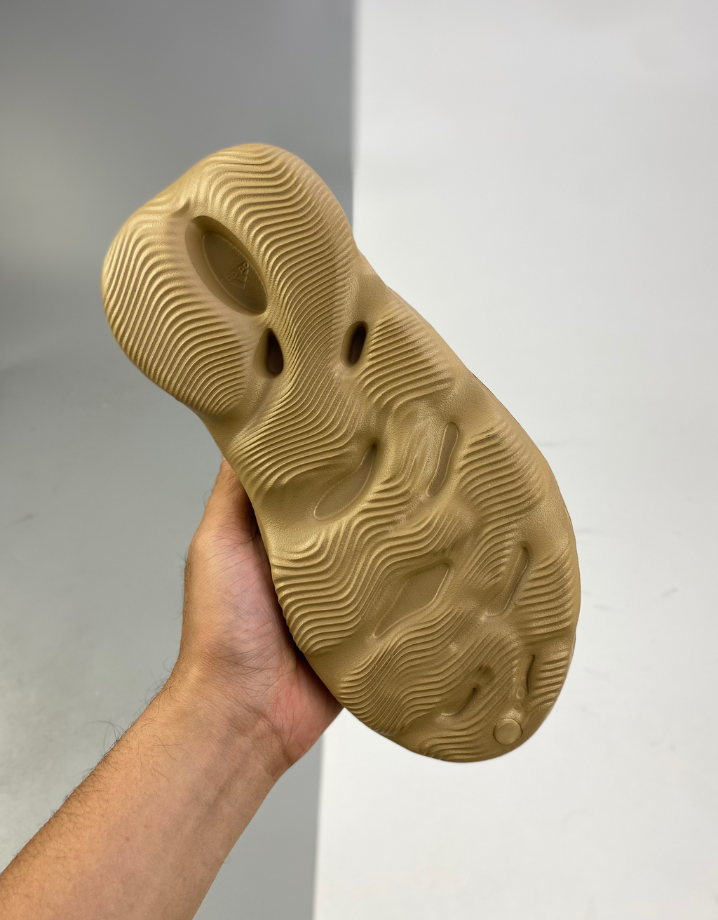 Yeezy Boost 700 Inertia 36-47