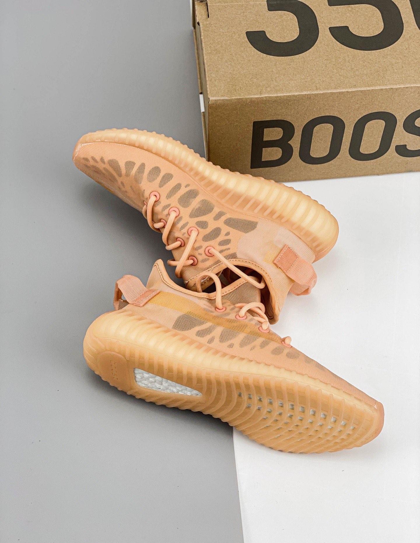Kanye West X Yeezy Boost 350 V2ash Pearl