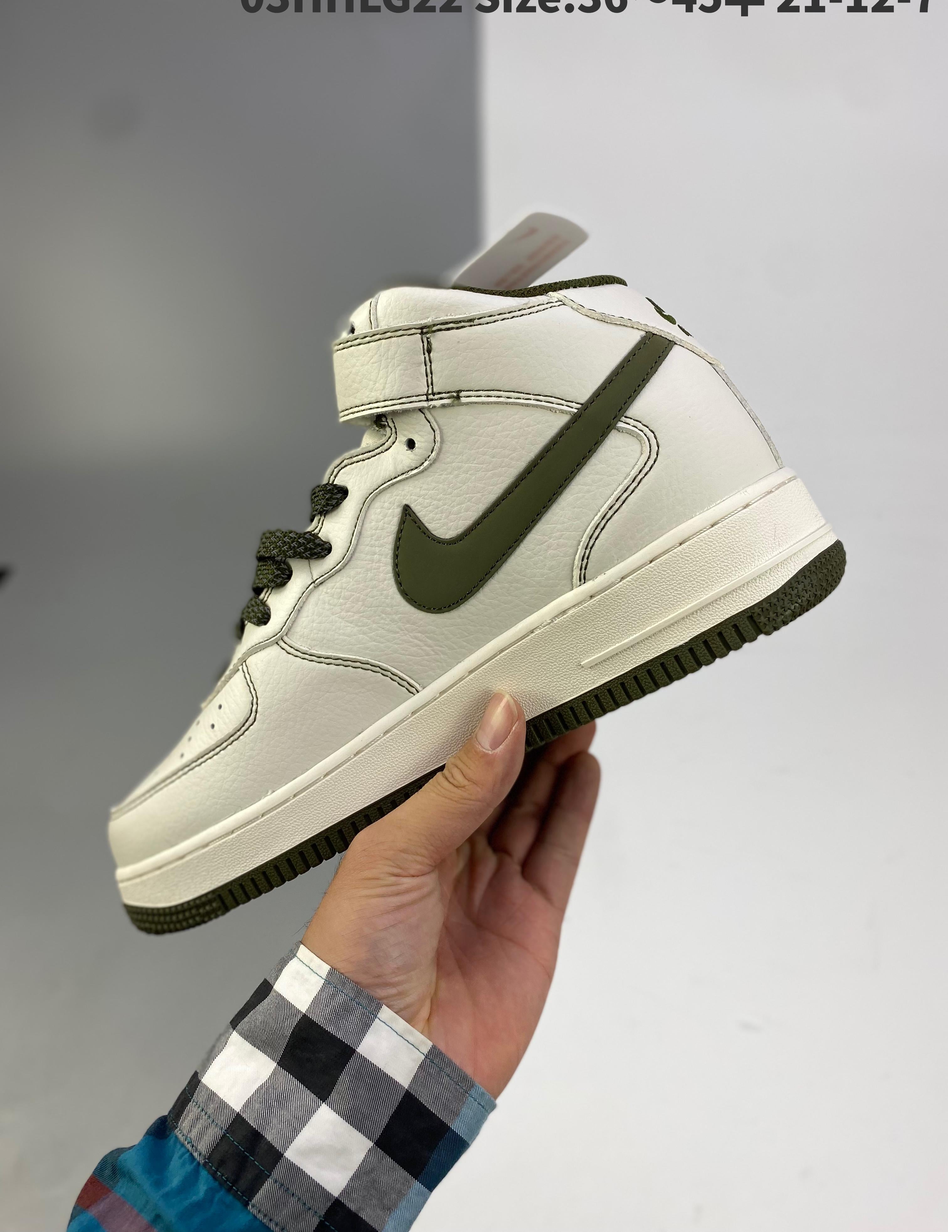 Air Force 1 Mid 07 36-45