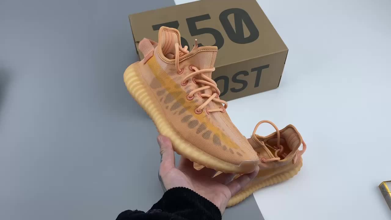 Kanye West X Yeezy Boost 350 V2ash Pearl