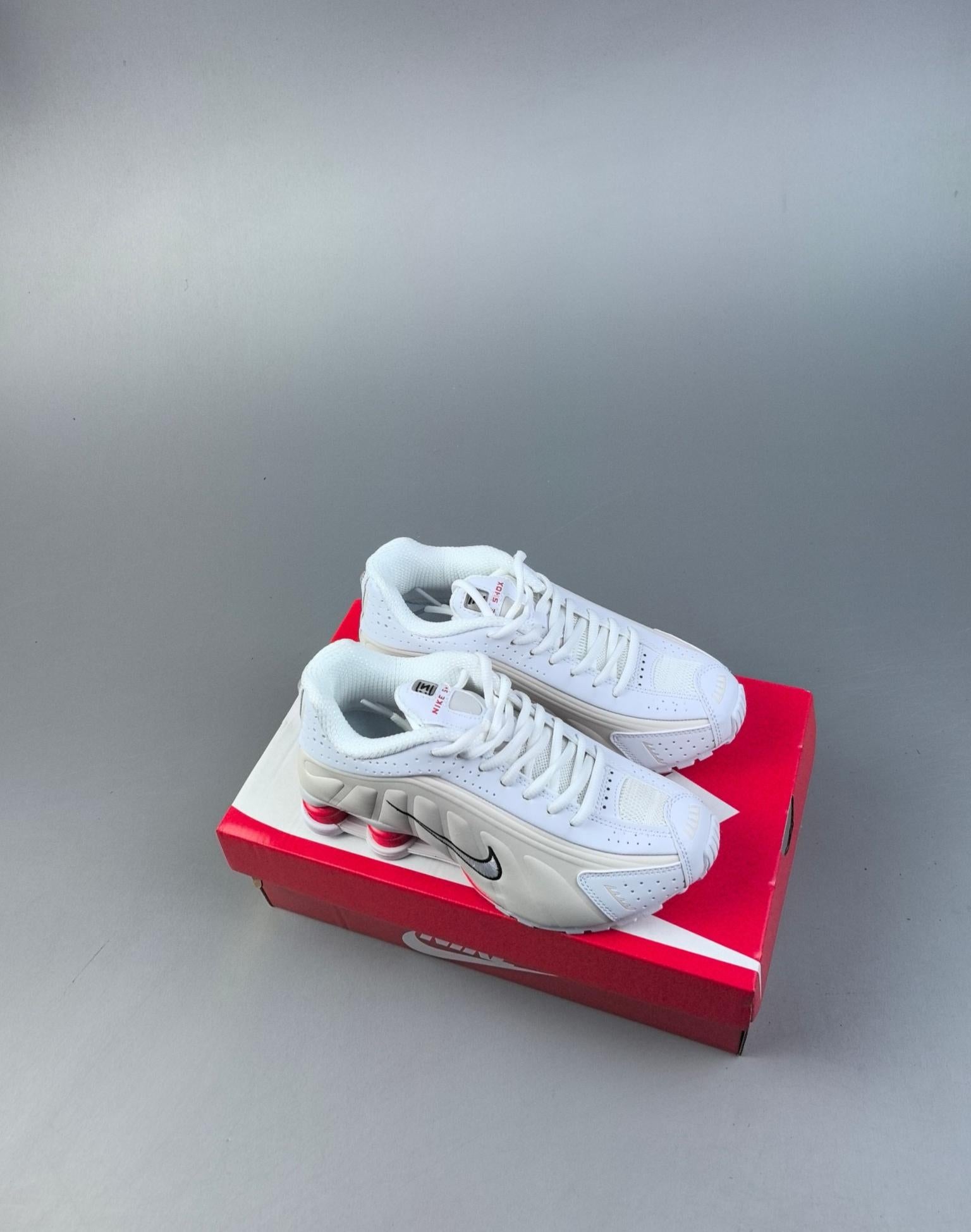 Shox R4 36-45