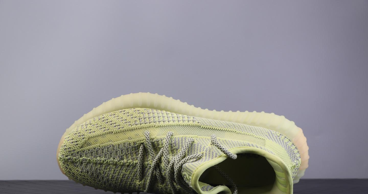 Yeezy 350 V2 Boost