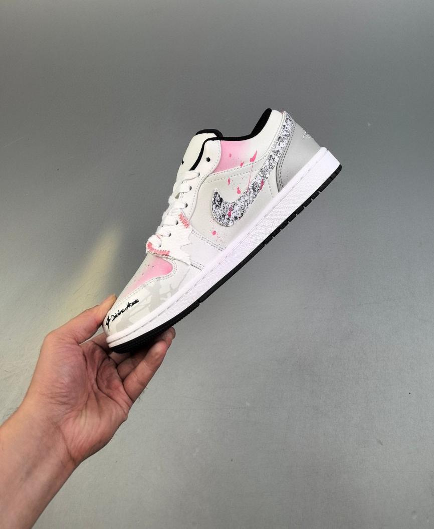 Air Jordan 1 Low