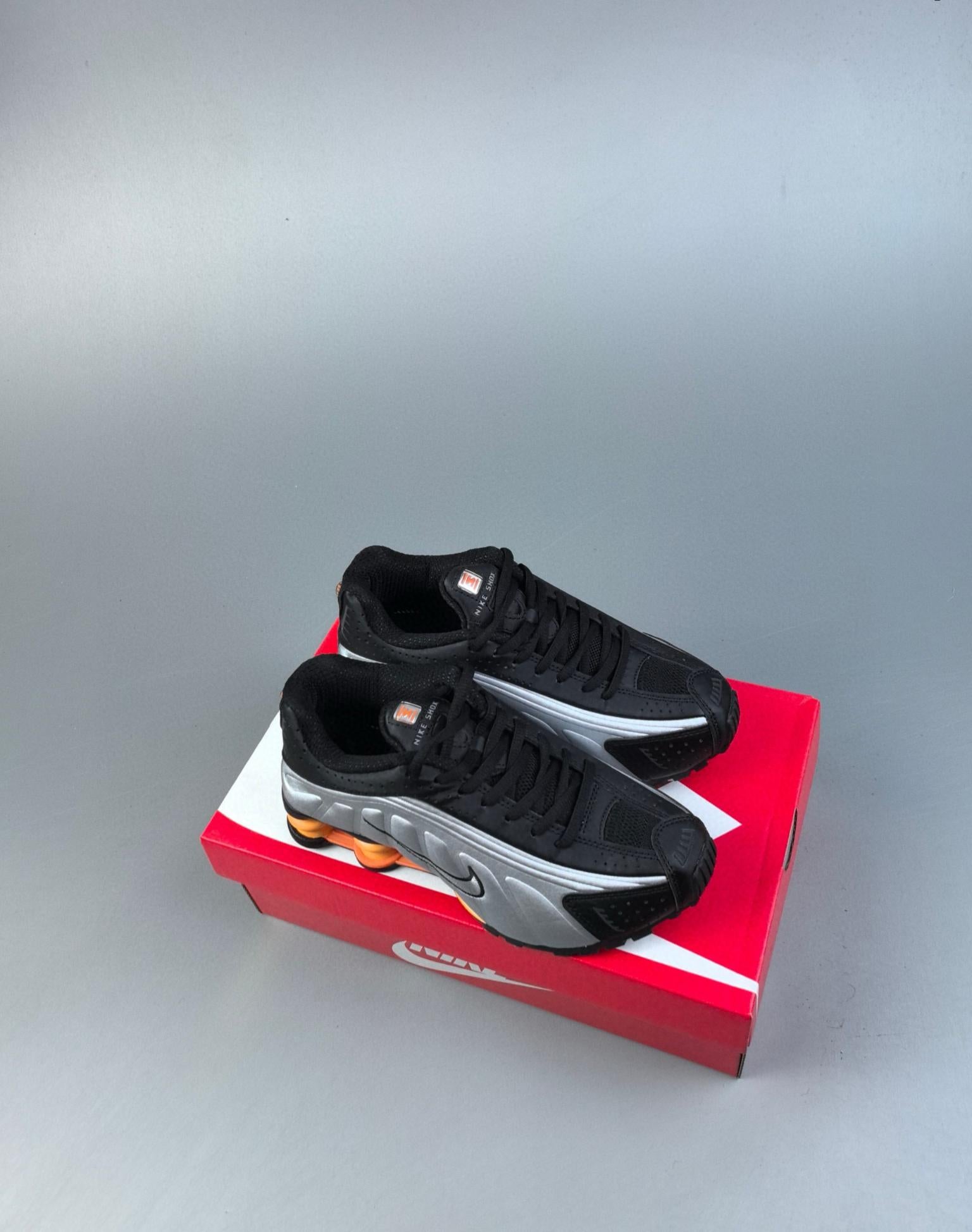 Shox R4 36-45