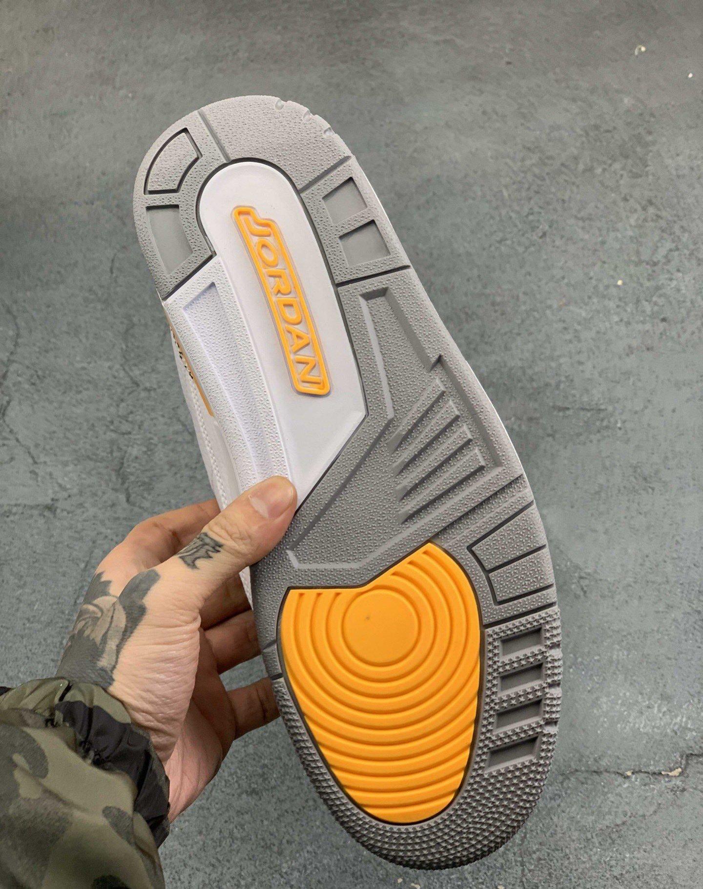 Air Jordan 3 Wmns Laser Orange