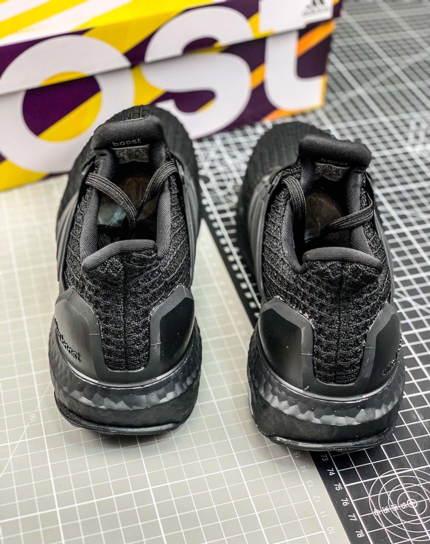 Ultra Boost 40