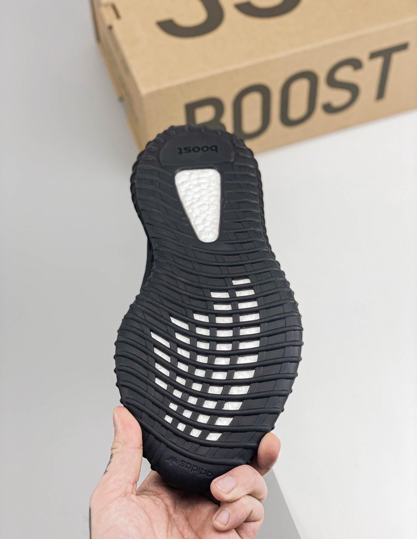 Kanye West X Yeezy Boost 350 V2ash Pearl