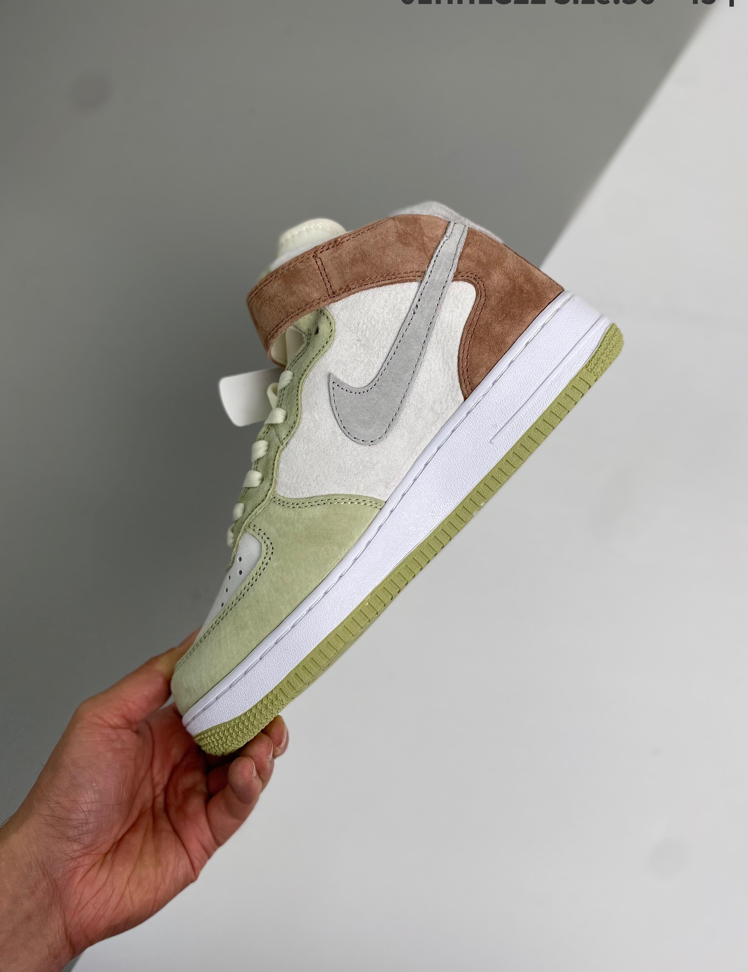 Air Force 1 Mid 07 36-45