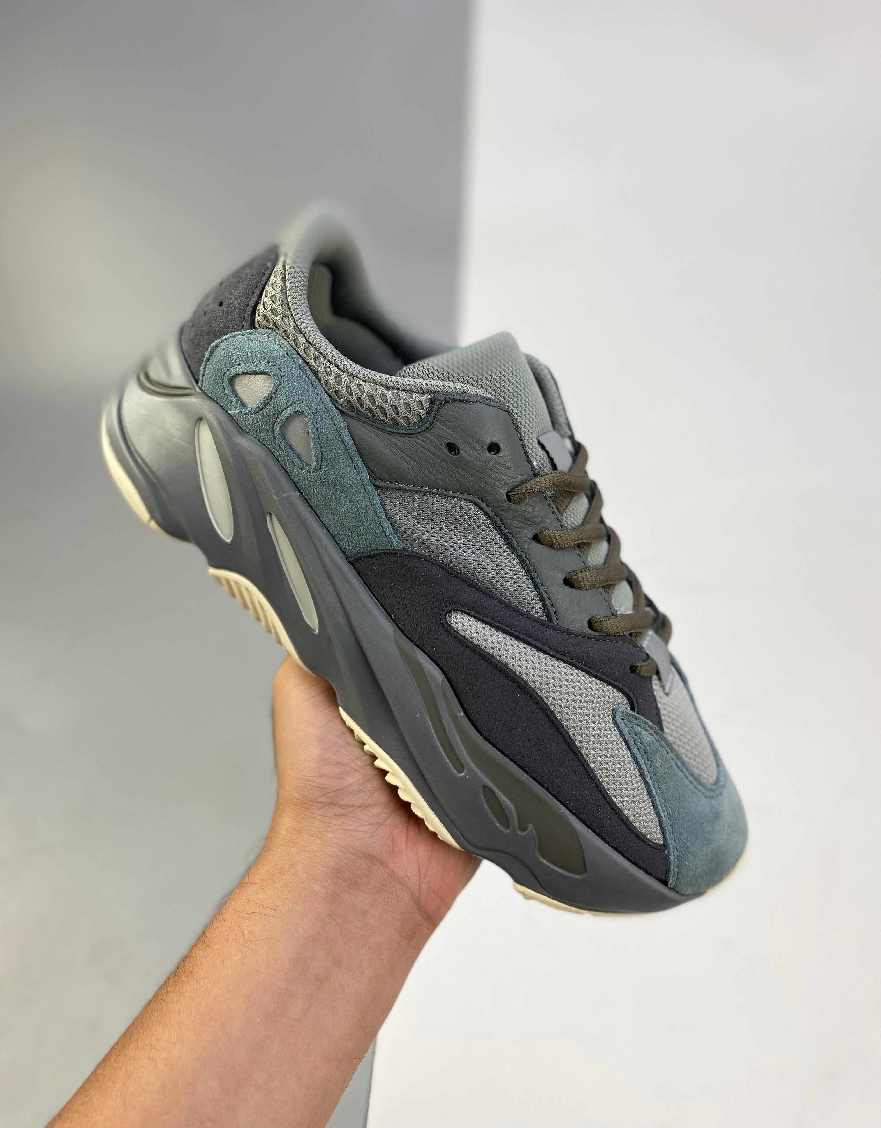 Yeezy Boost 700v2 36-46