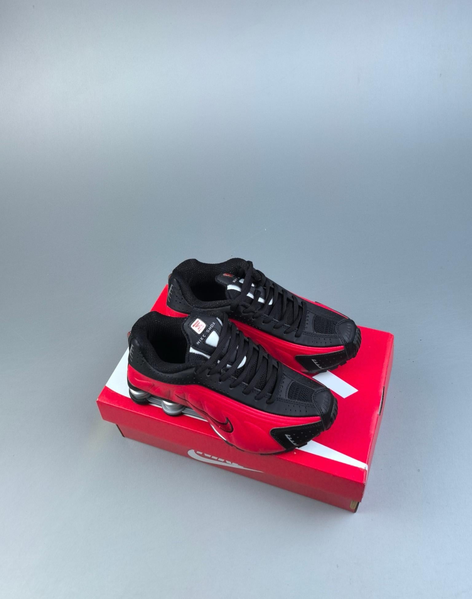 Shox R4 36-45