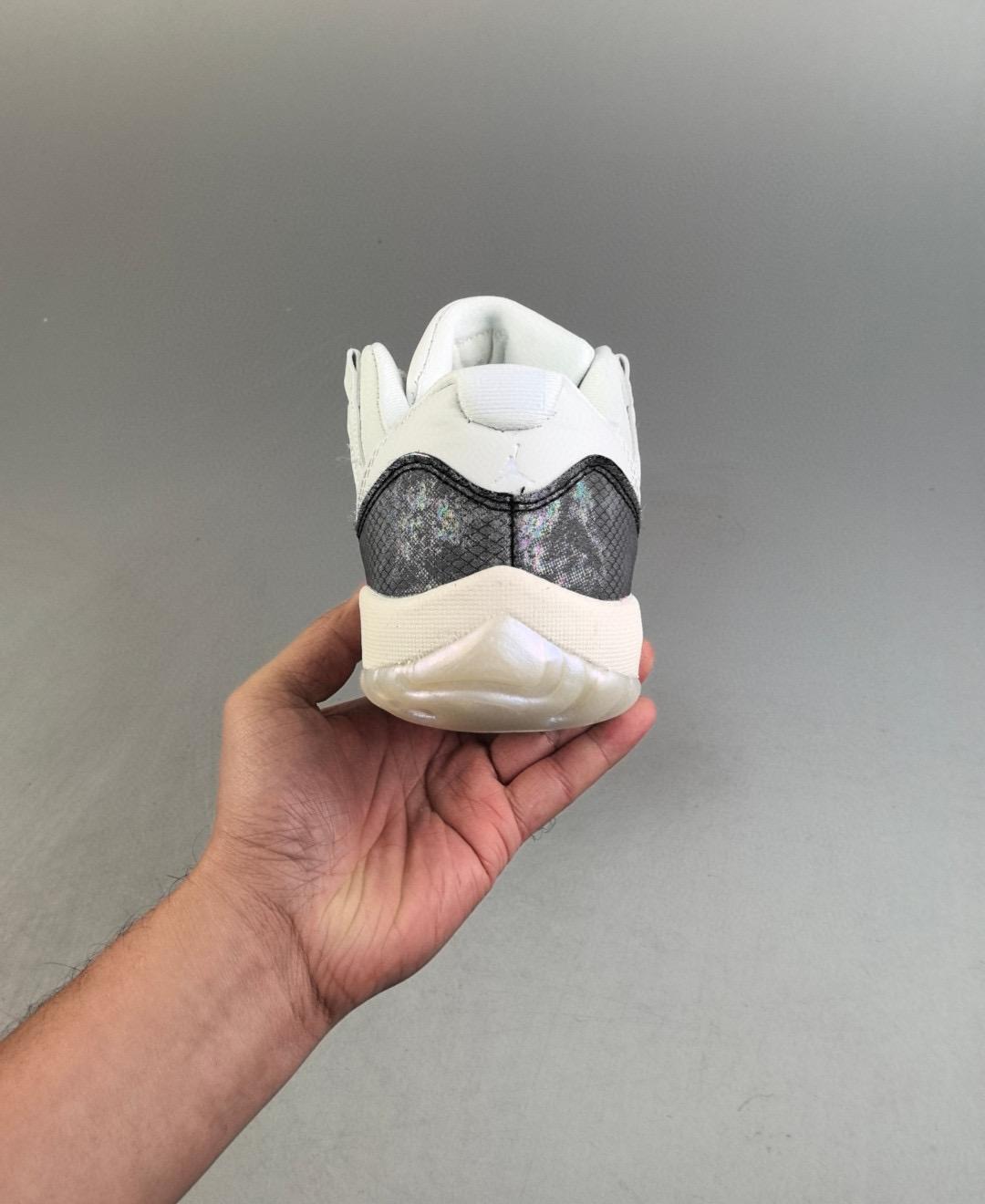 Air Jordan 11 Retro Low Year Of The Snake Cny 40-47