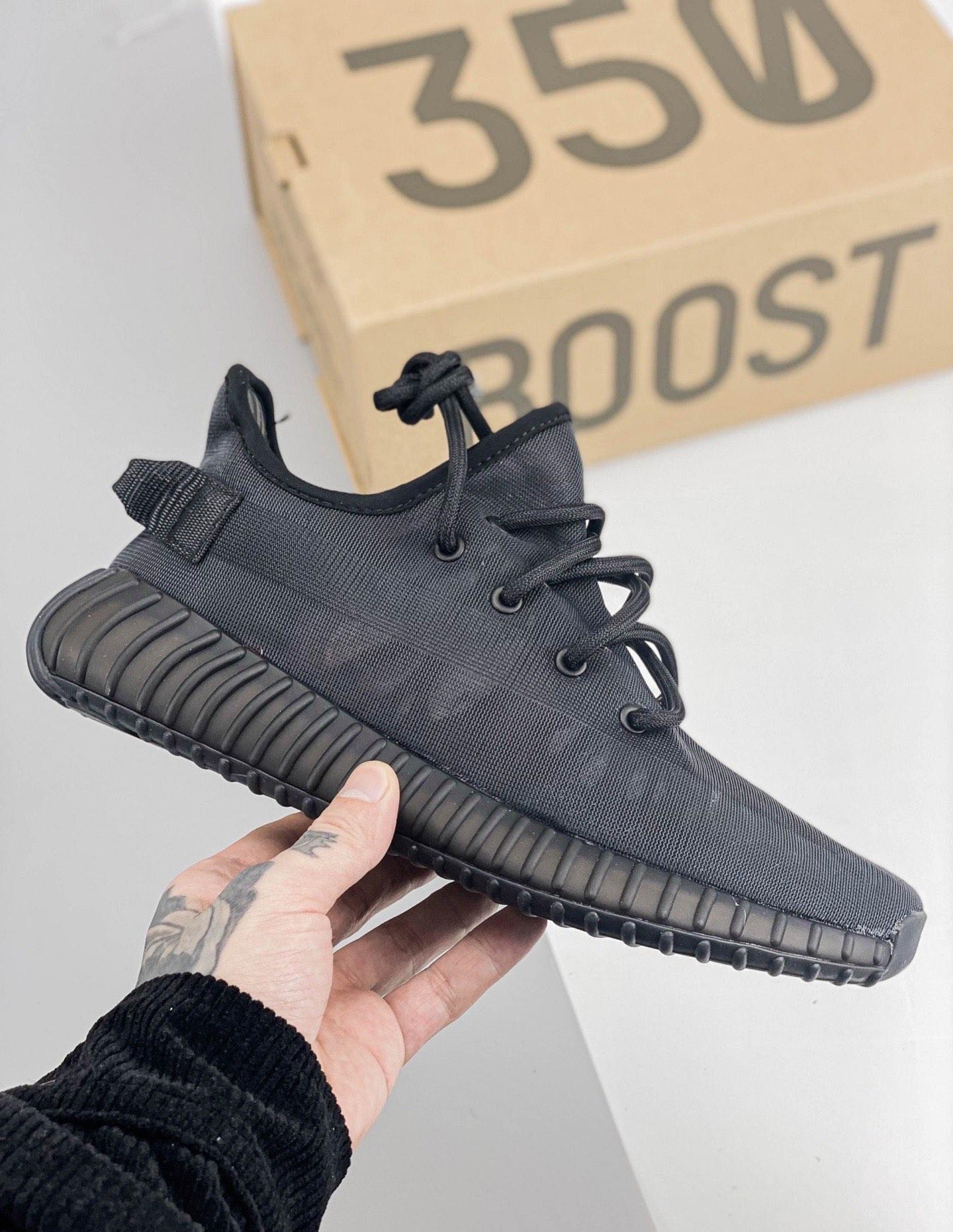 Kanye West X Yeezy Boost 350 V2ash Pearl