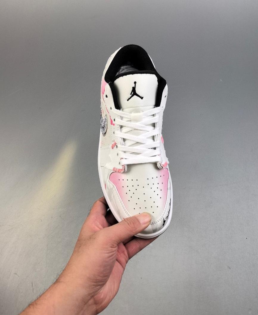 Air Jordan 1 Low