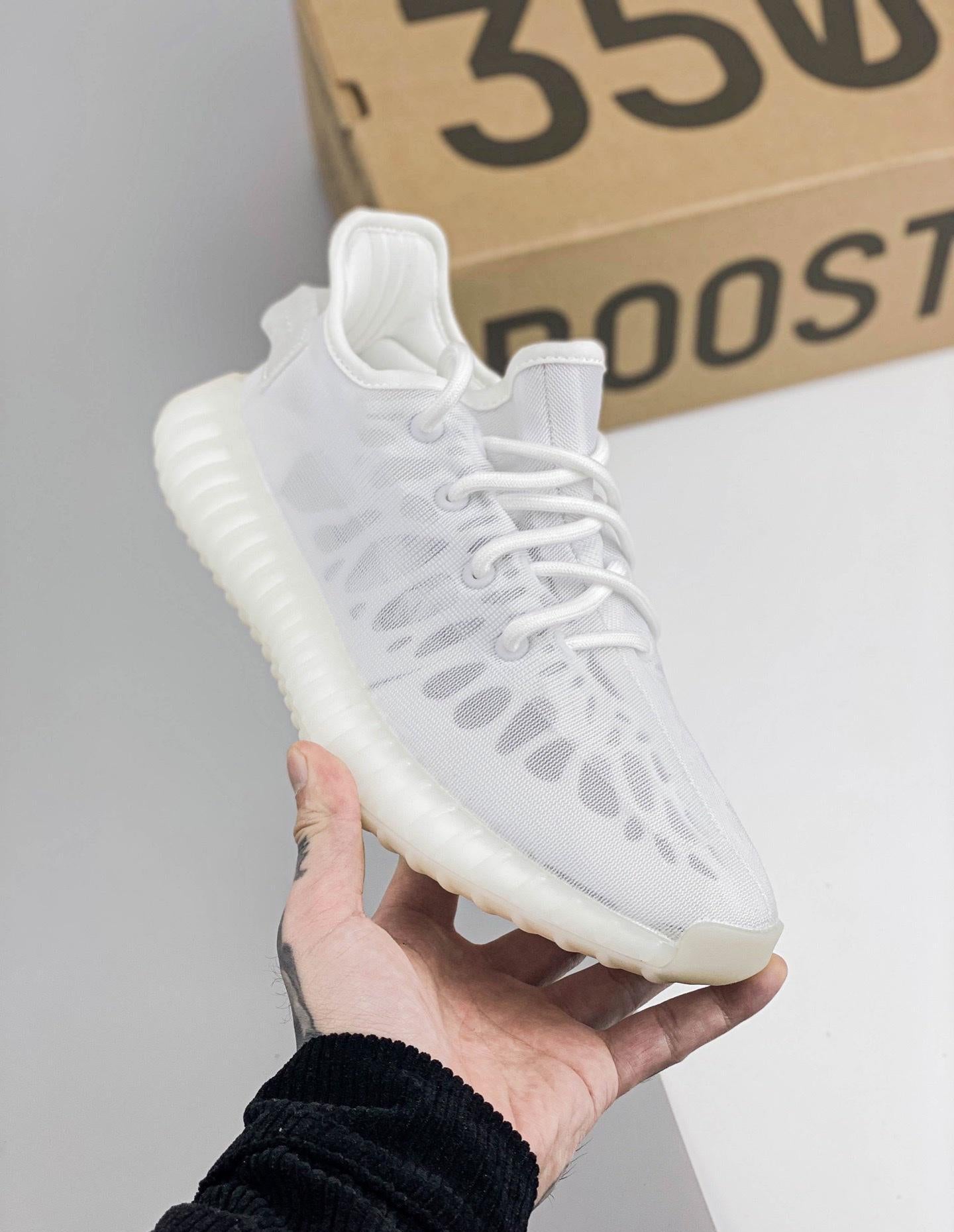 Kanye West X Yeezy Boost 350 V2ash Pearl