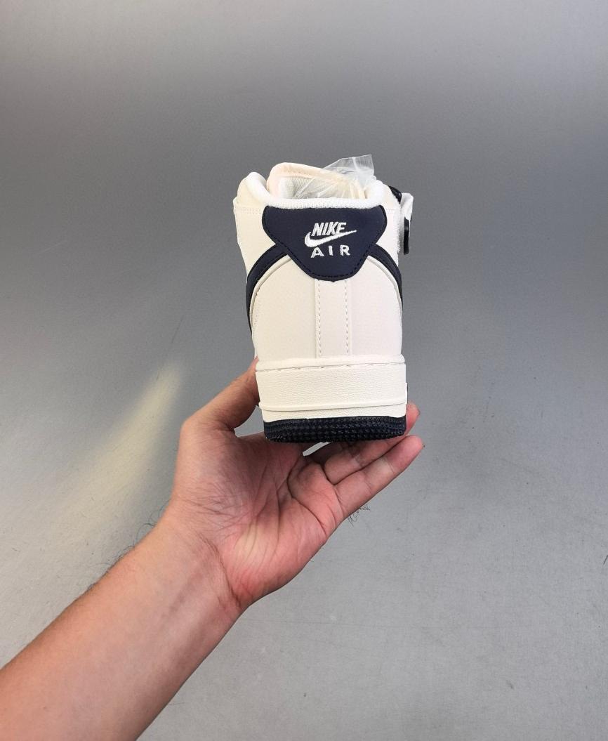 Air Force 1 Mid 07 Lv8 36-45