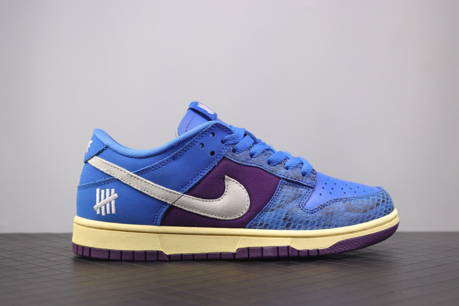 Off-white X Nike Sb Dunk Low The 50ow Sole 1