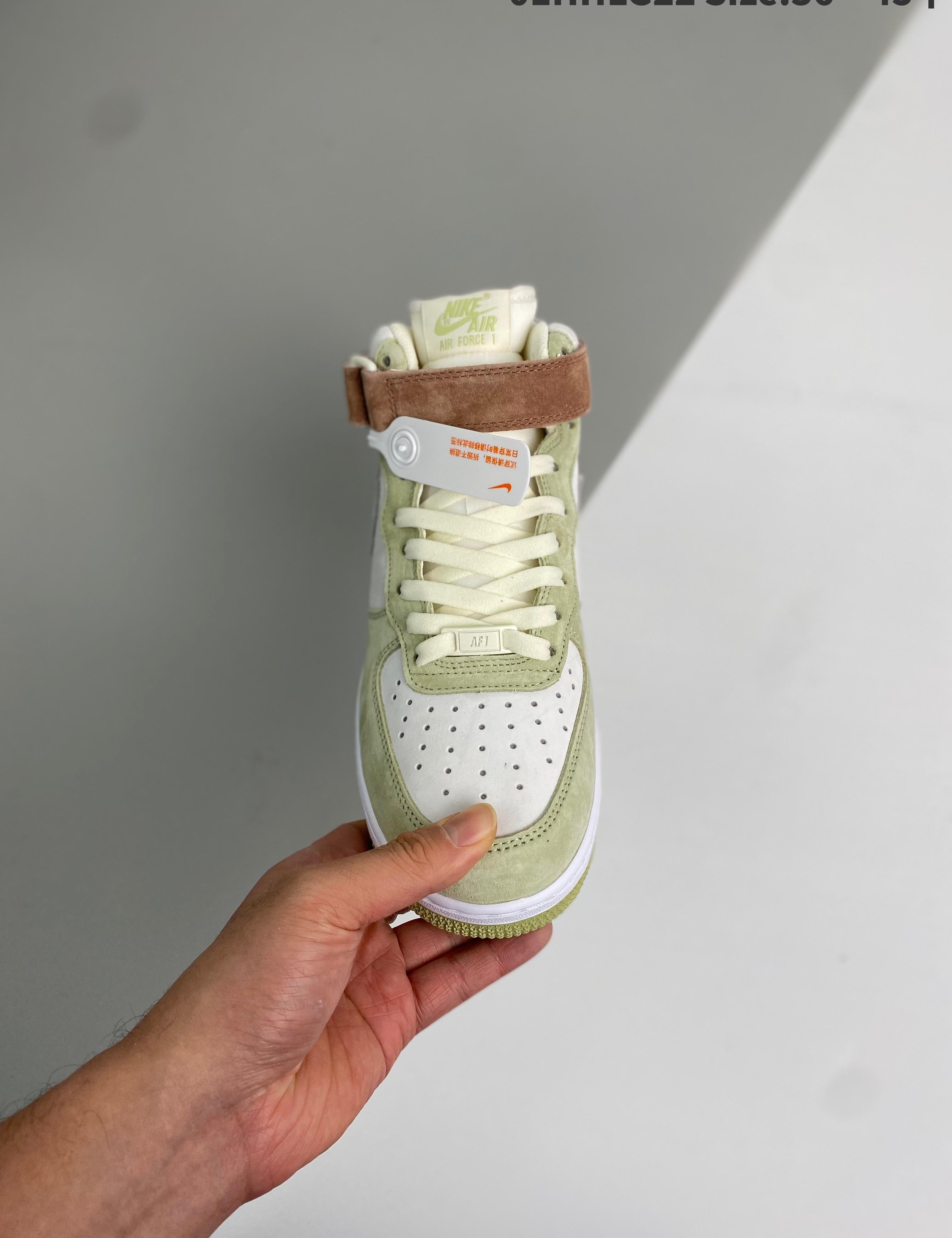 Air Force 1 Mid 07 36-45