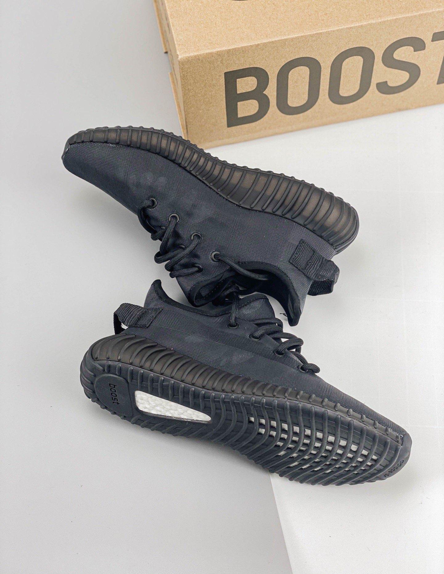 Kanye West X Yeezy Boost 350 V2ash Pearl