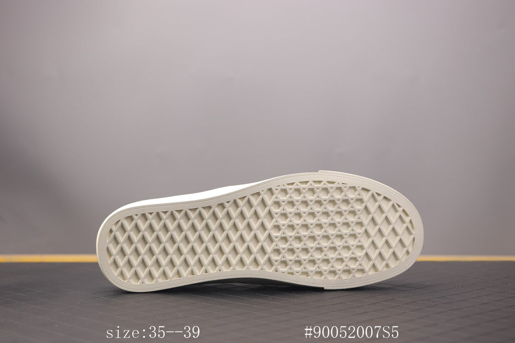 G*cci Distressed Leather 36-45