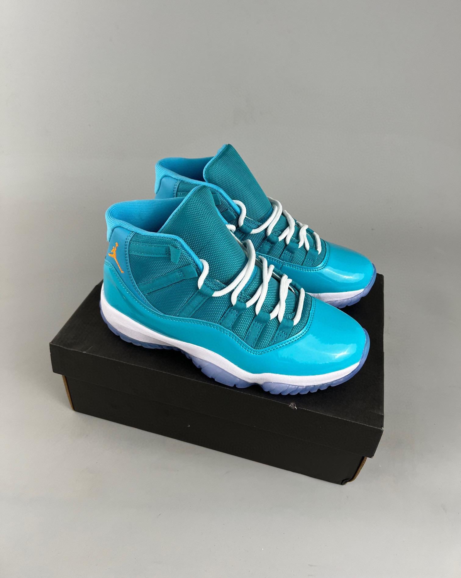 Air Jordan 11 Retro Unc Win Like 82 40-47