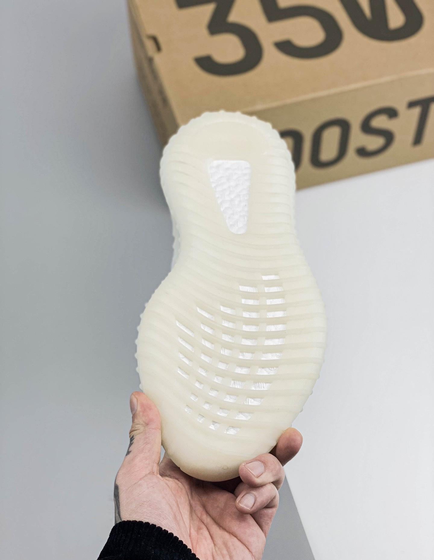 Kanye West X Yeezy Boost 350 V2ash Pearl