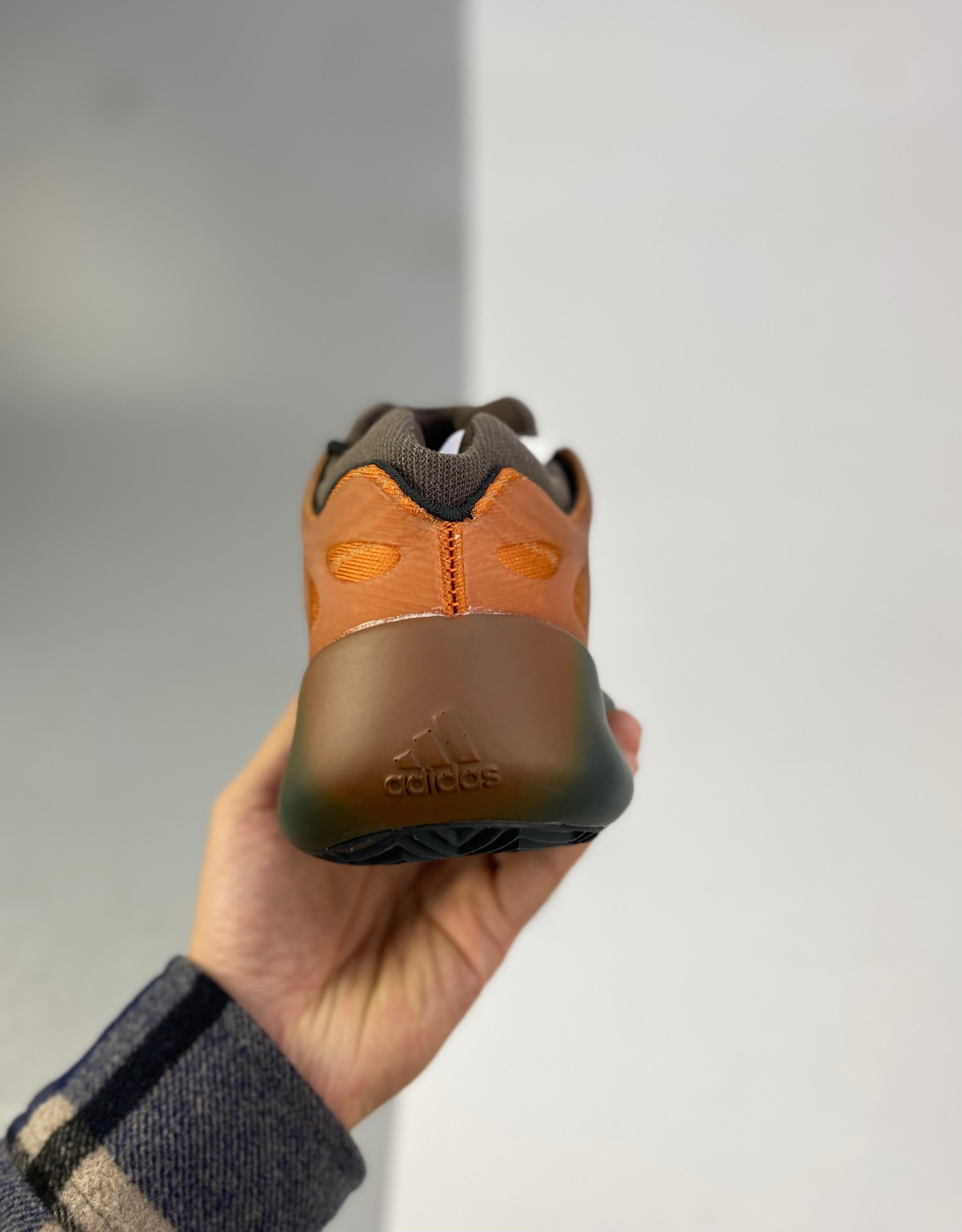 Yeezy 700 V3 36-46