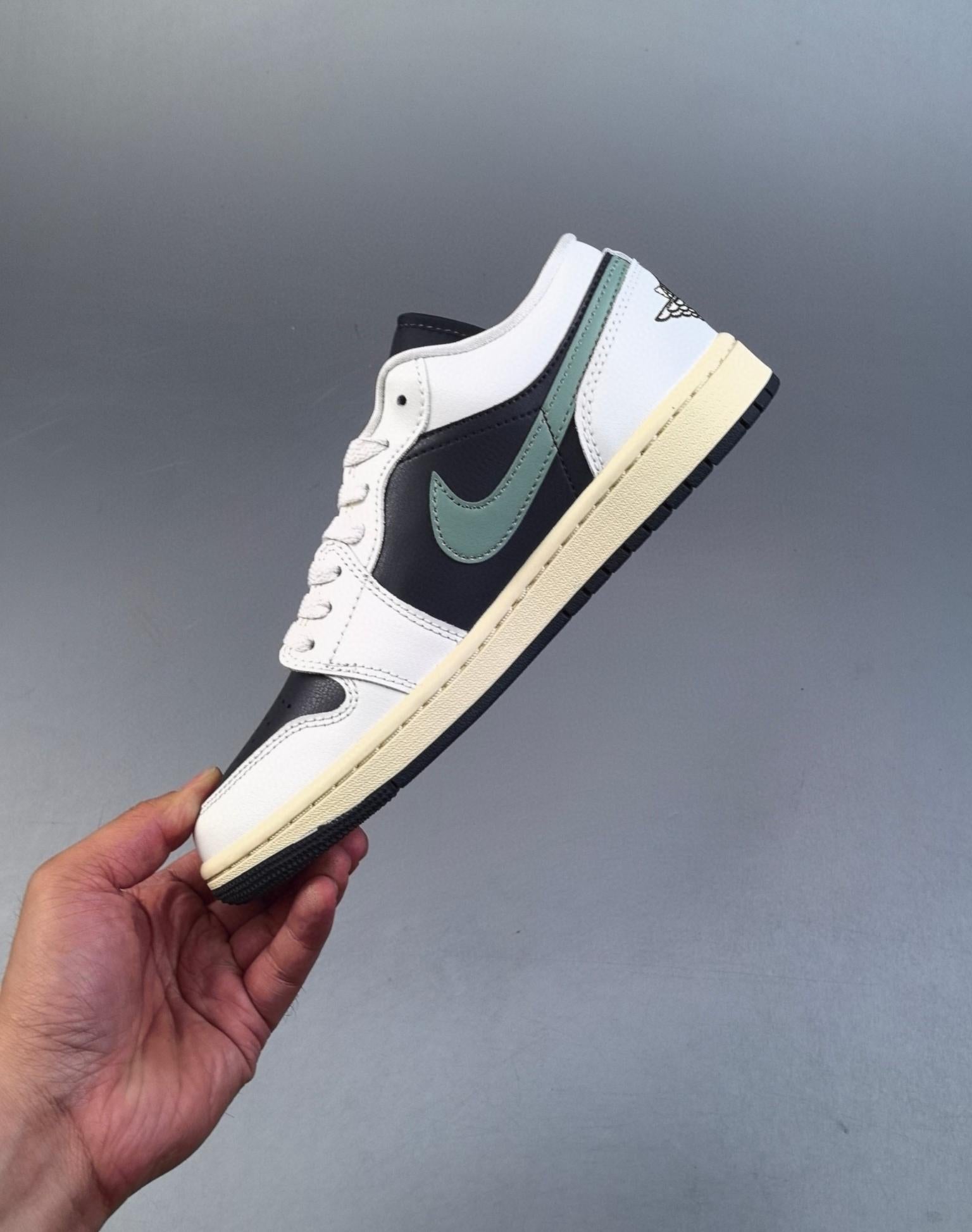 Air Jordan 1 Low Wmns Jade Smoke 36-46