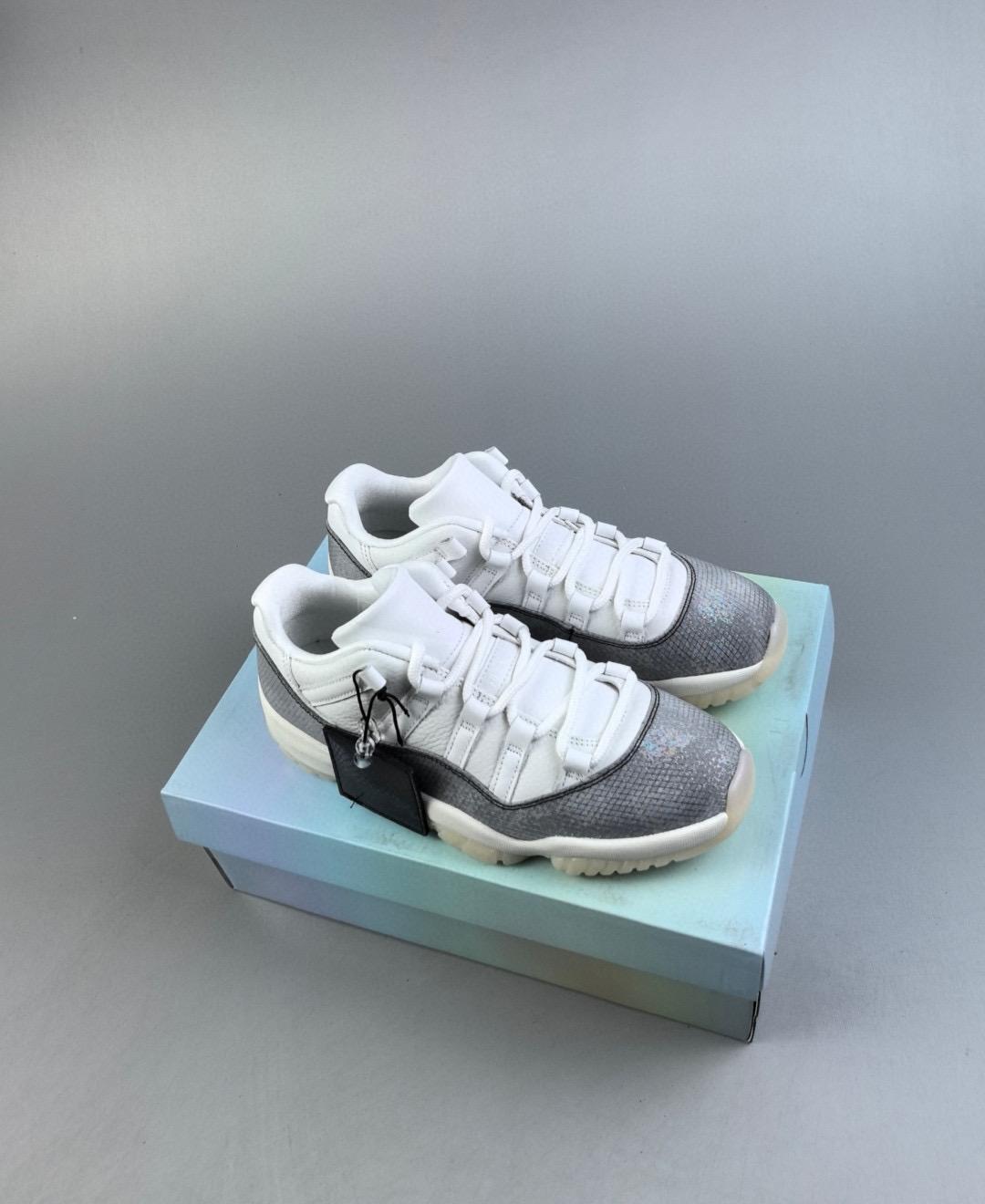 Air Jordan 11 Retro Low Year Of The Snake 40-47