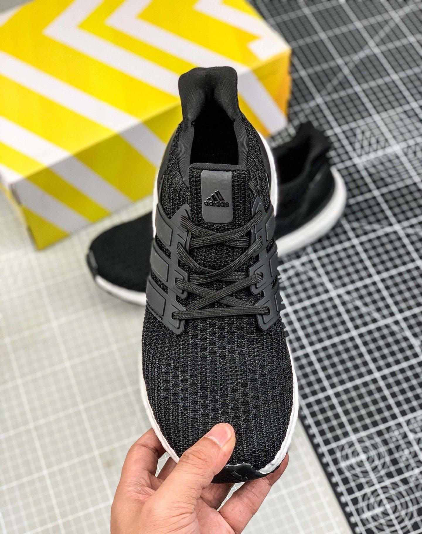 Ultra Boost 40