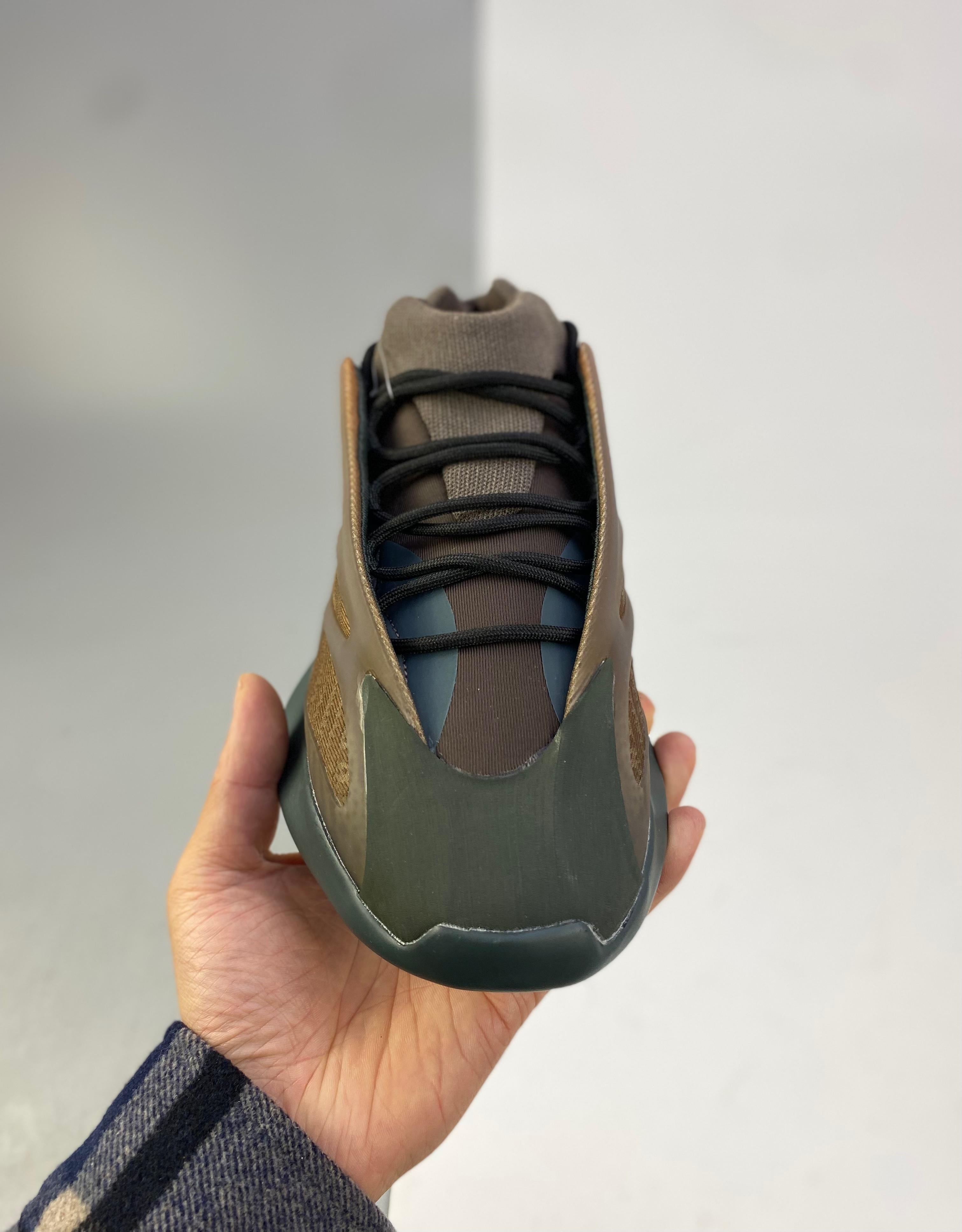 Yeezy 700 V3 36-46