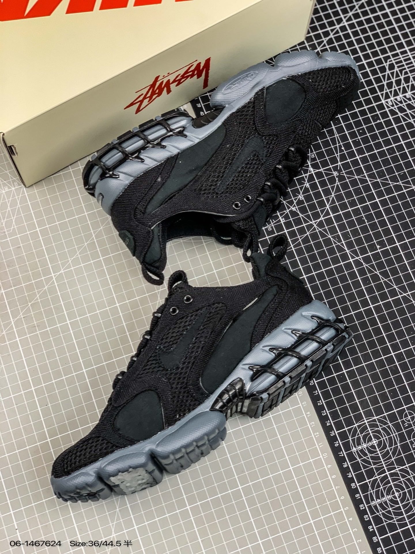 200 Stussy X Air Zoom Spiridon Caged 2blackgrey Cool2 36-45